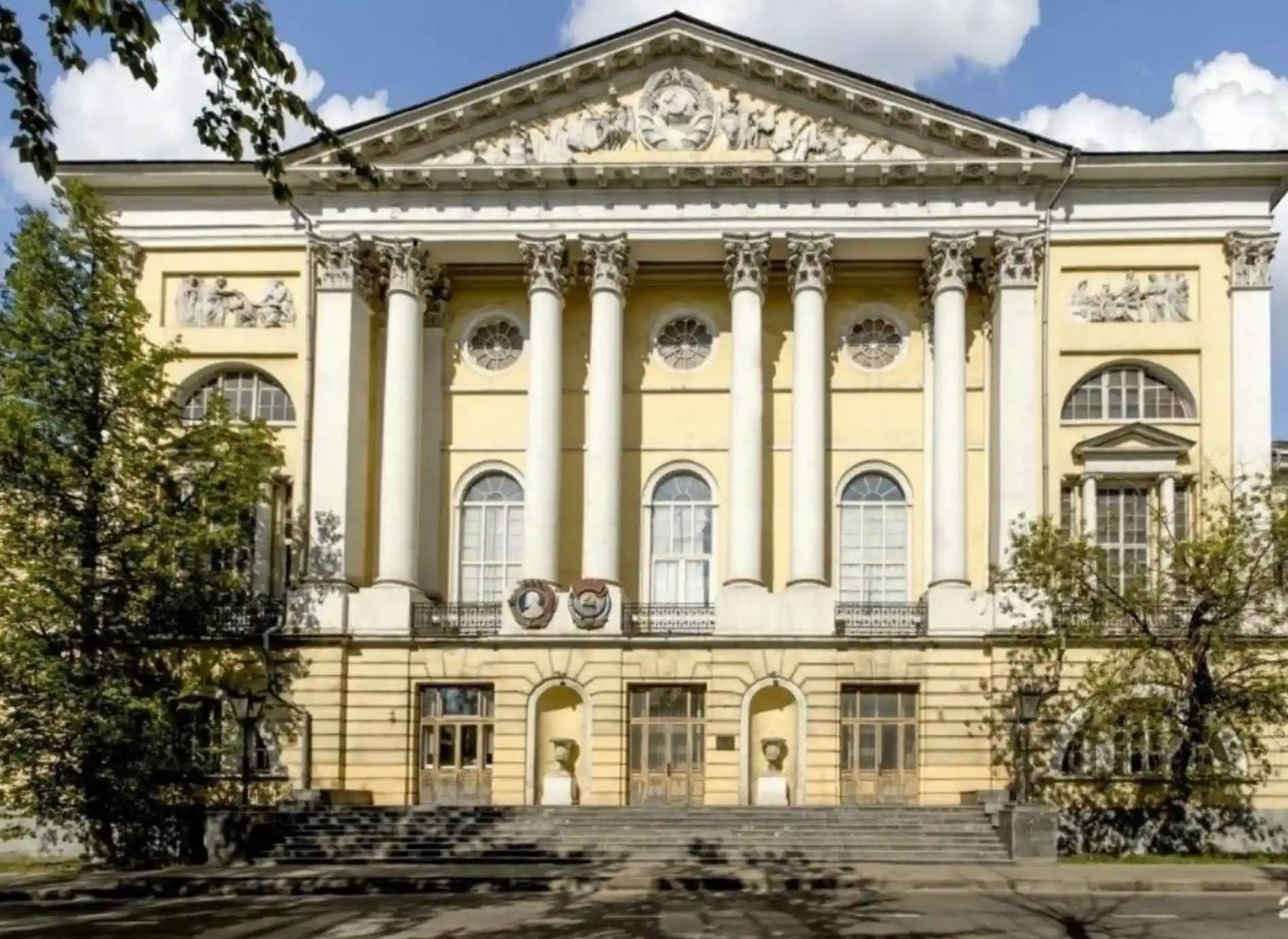 Деревянные окна на объекте «Госпиталь имени Бурденко, Санкт-Петербург»